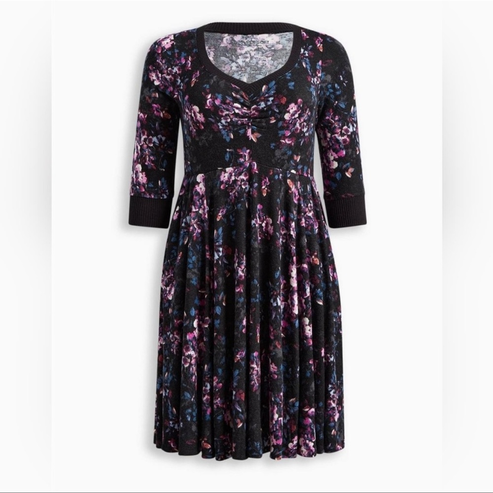 EUC **has pockets!** Torrid Super Soft Floral Midi Dress